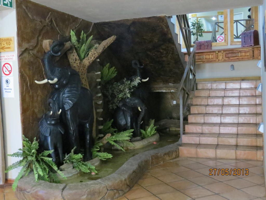 Ivory Tusk Lodge تزانين المظهر الخارجي الصورة